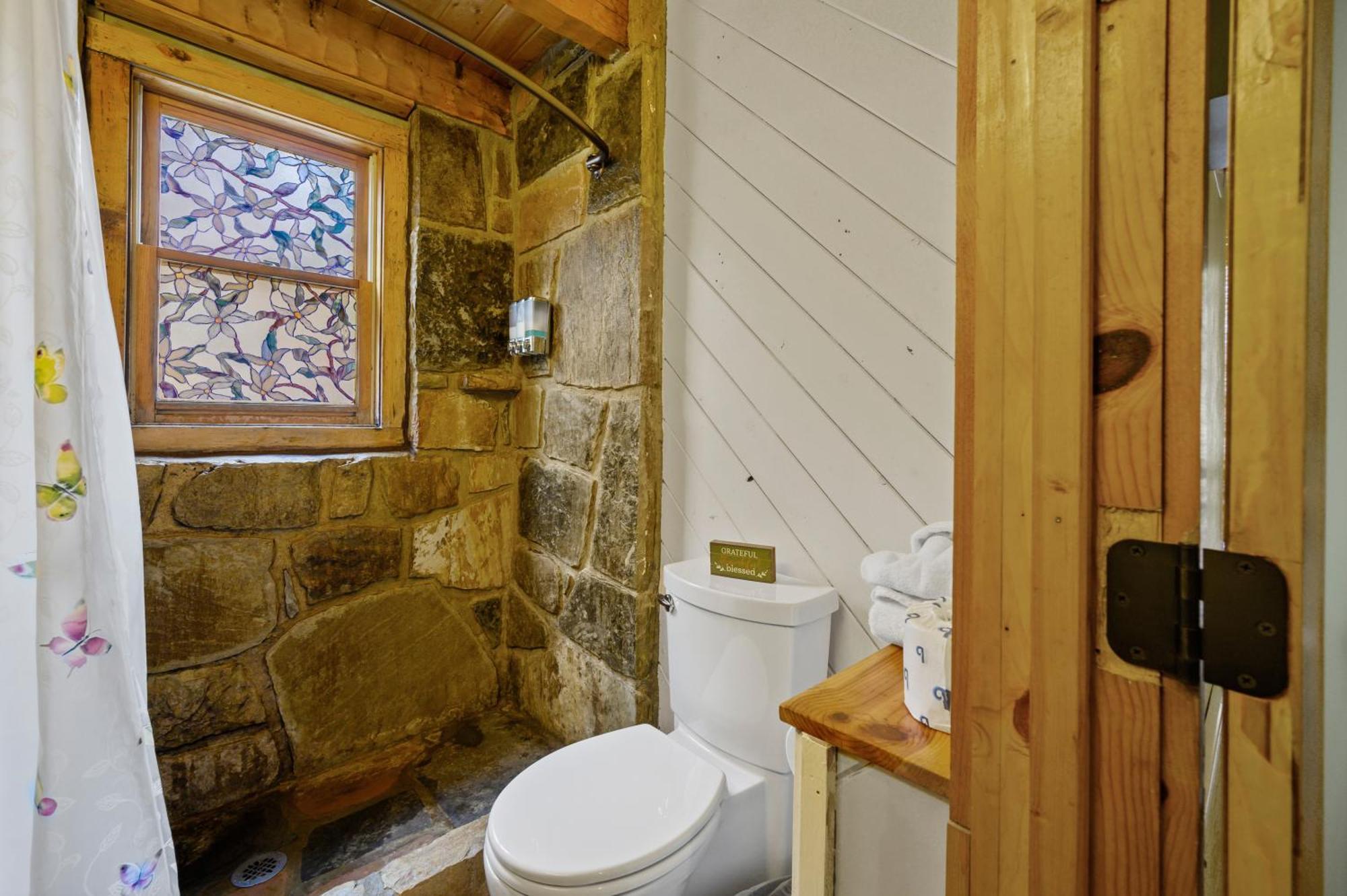 The Robins Nest With Hot Tub Villa Pigeon Forge Exteriör bild